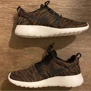 Nike Roshe Run Knit Jacquard, 6.5, NWT, brown/black